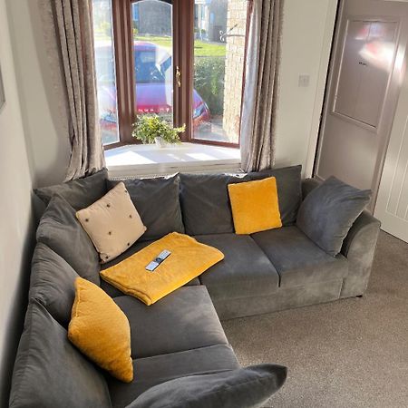 Newly Refurbished Beautiful Location 1 Bedroom Residential House แครมลิงตัน ภายนอก รูปภาพ